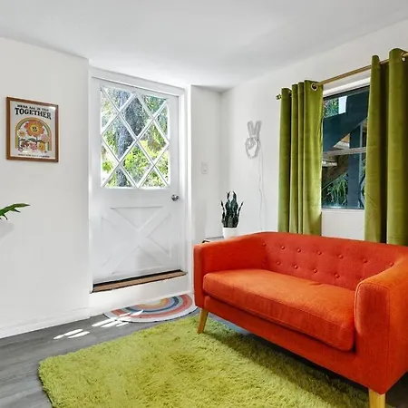 That 70'S Themed Apt Close To Coffee, Food + Shops Tampa Exterior photo