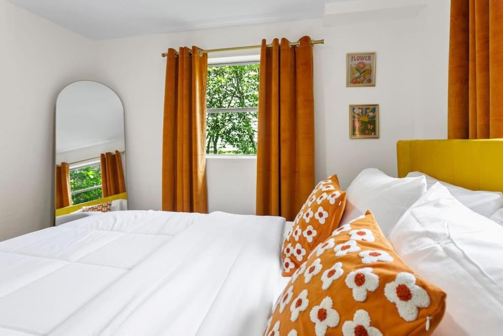 Hébergement de vacances That 70's Themed Close To Coffee, Food + Shops